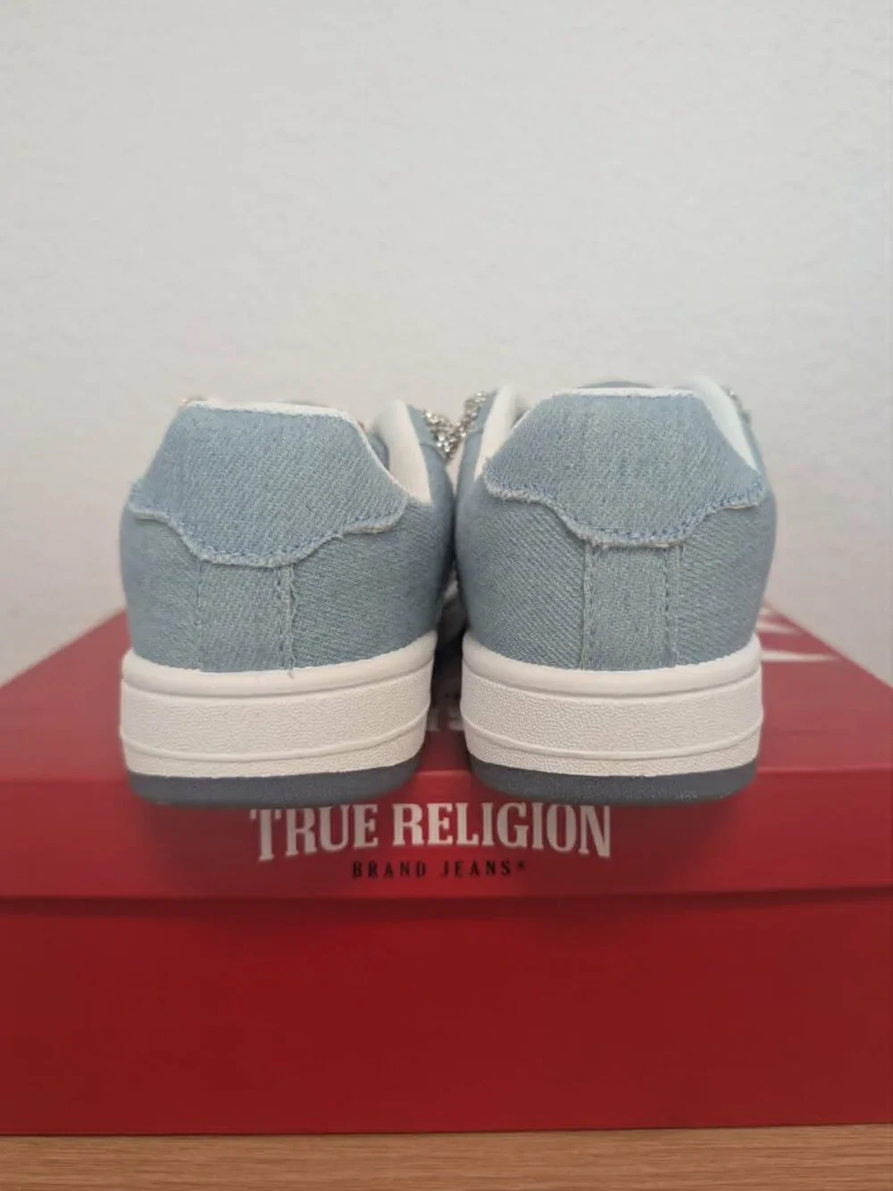 True Religion Allison Sneaker Size 12 Girls